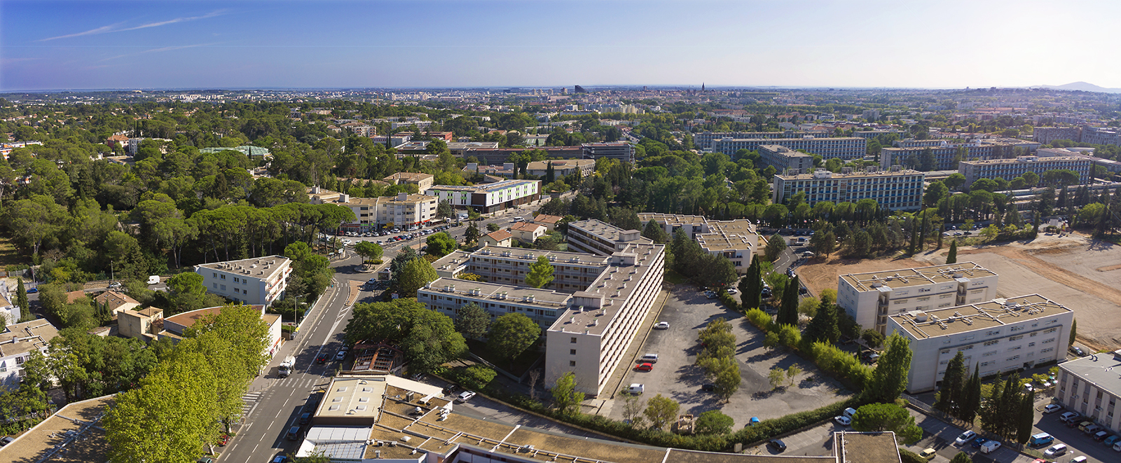 Photographie aérienne par drone présentant la rénovation de la cité étudiante Les Hirondelles à Montpellier.